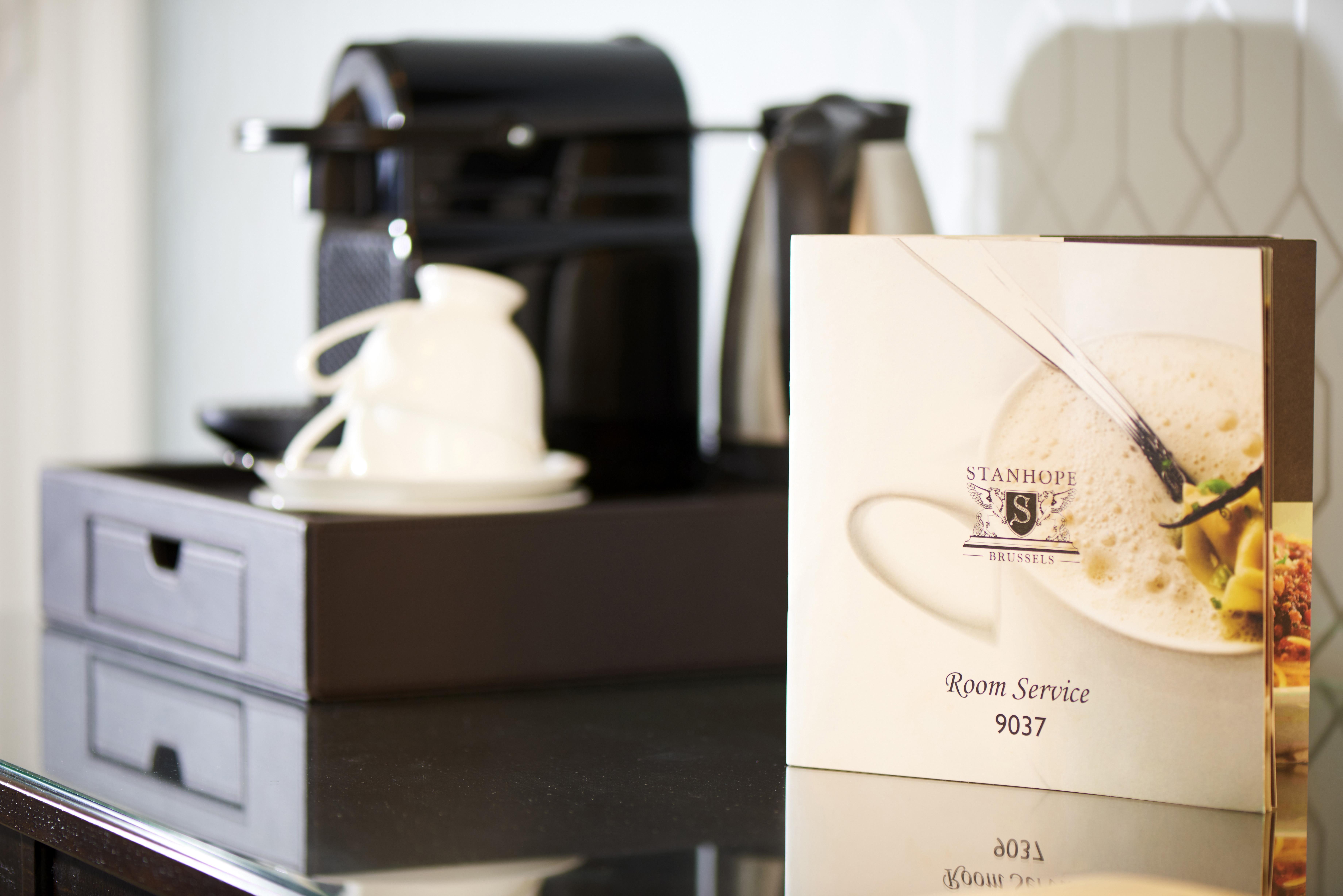 Stanhope Hotel By Thon Hotels Bruxelas Exterior foto Room service menu