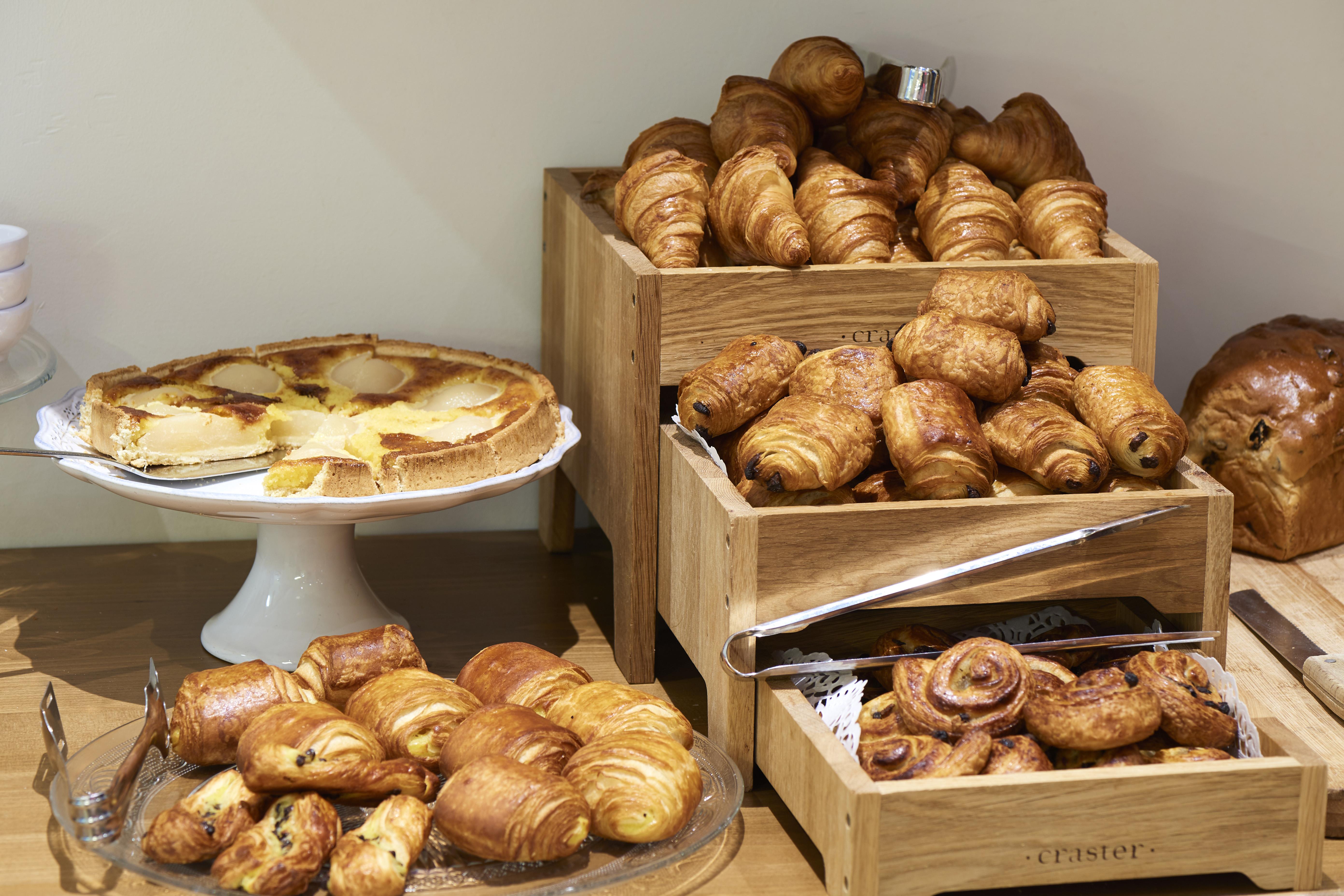 Stanhope Hotel By Thon Hotels Bruxelas Exterior foto Croissants and other pastries