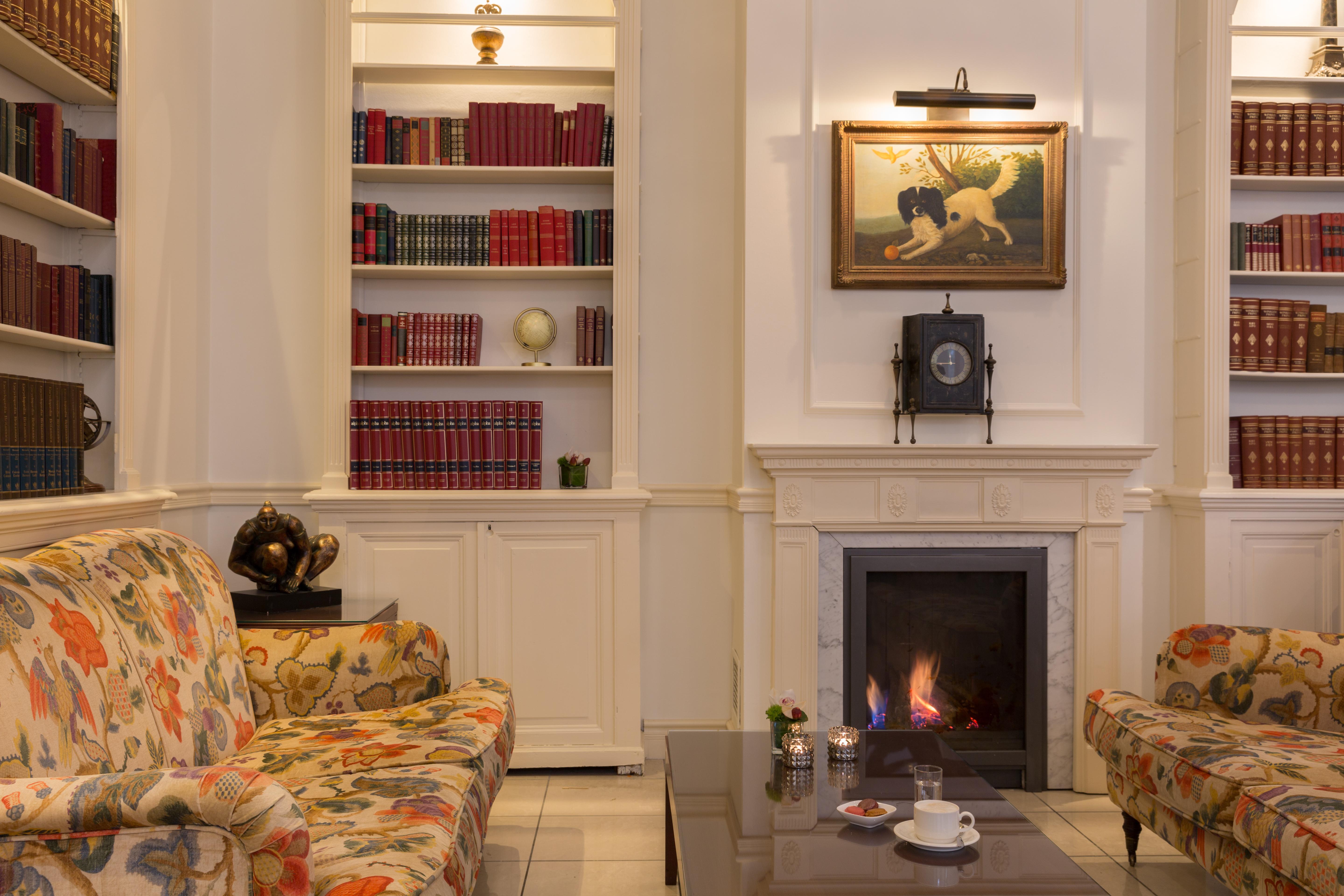 Stanhope Hotel By Thon Hotels Bruxelas Exterior foto The library at the hotel