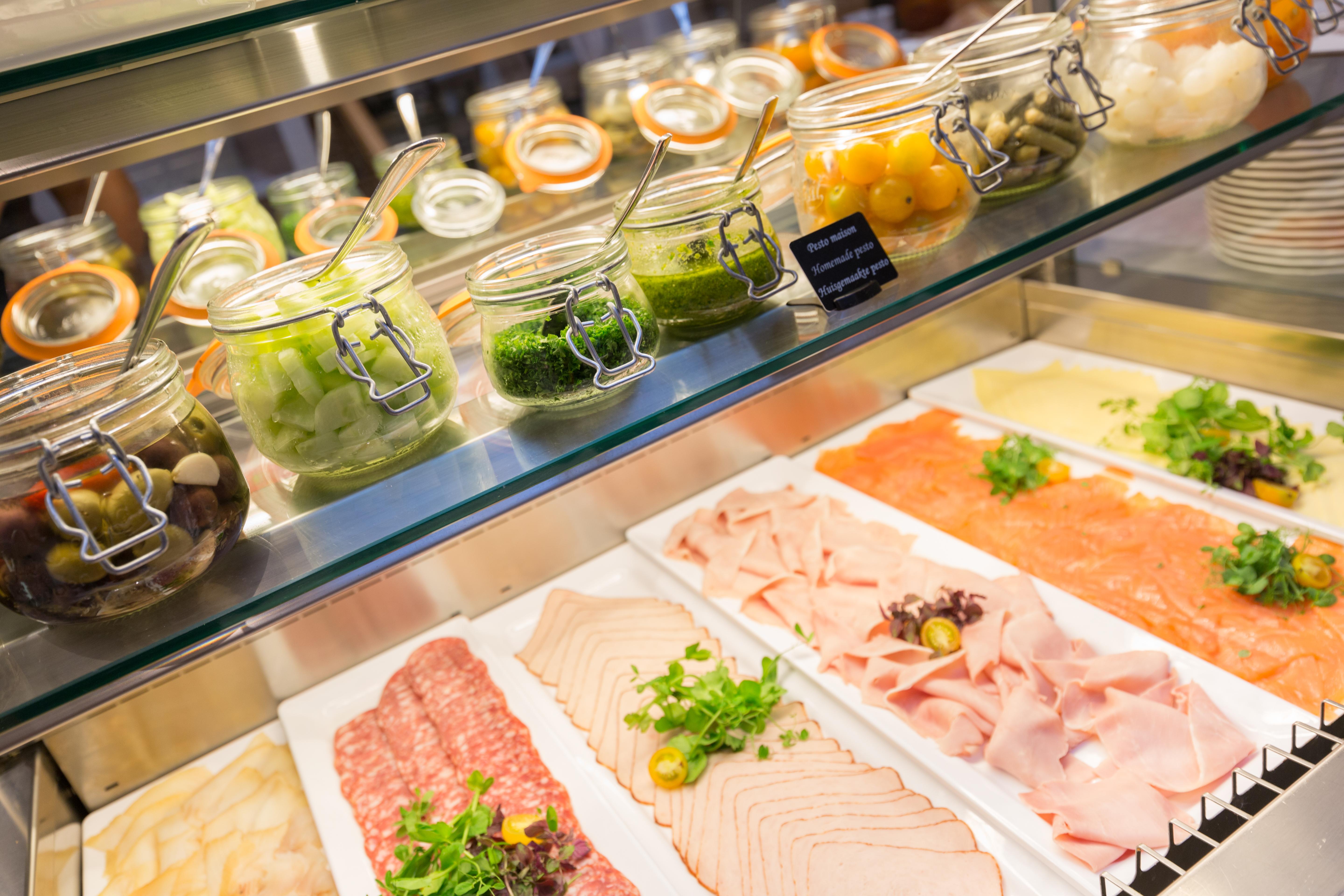 Stanhope Hotel By Thon Hotels Bruxelas Exterior foto A display of cold cuts