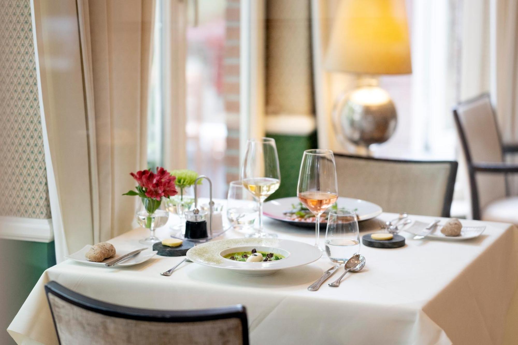 Stanhope Hotel By Thon Hotels Bruxelas Exterior foto Restaurant