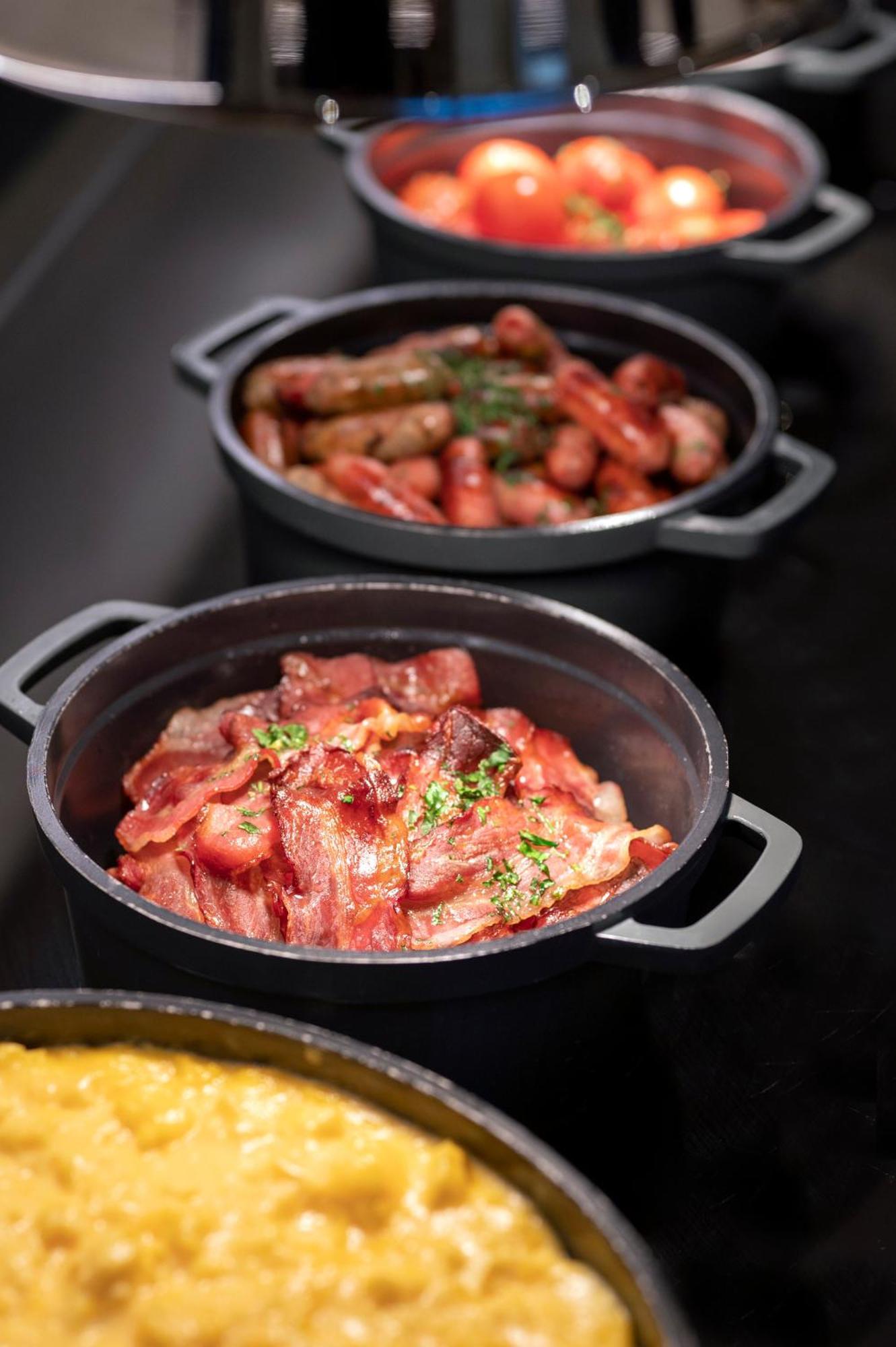 Stanhope Hotel By Thon Hotels Bruxelas Exterior foto A pan of bacon