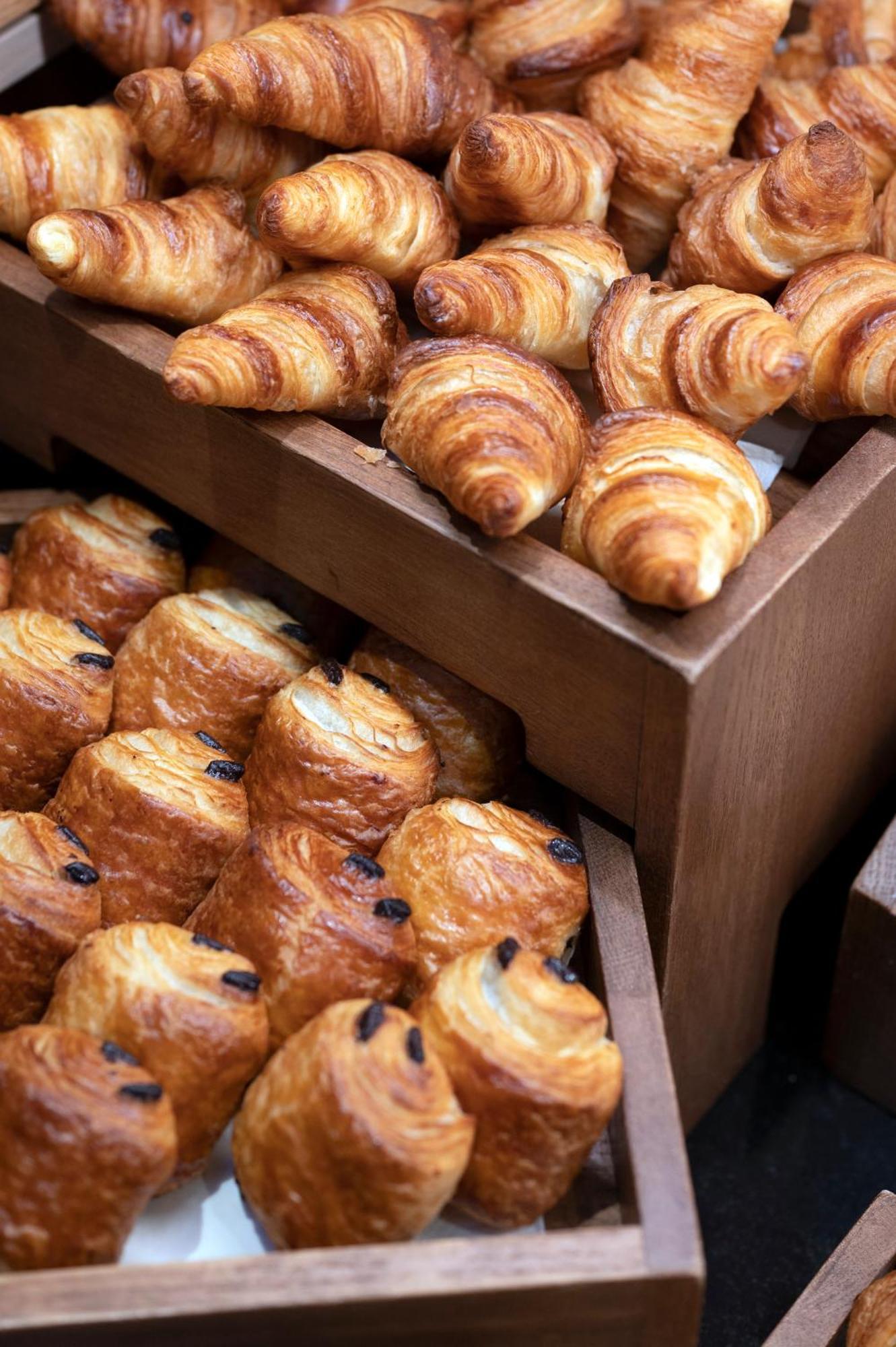 Stanhope Hotel By Thon Hotels Bruxelas Exterior foto Croissants and pain au chocolat
